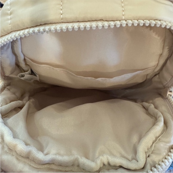 Reebok Cream Quilted Sling Bag Convertible Backpack | Minimal Neutral Crossbody - Picture 4 of 8